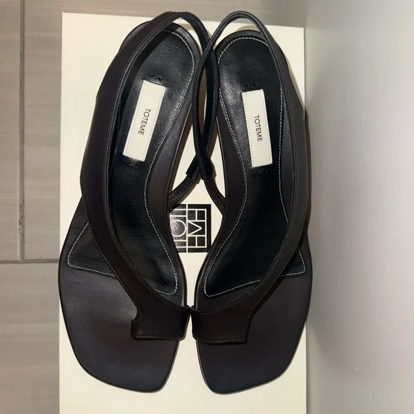 Toteme Sculptural Slingback Leather Sandals, 39, Pepper - Picture 6 of 15